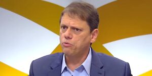 ‘Ninguém pode estar acima da lei’, diz Tarcísio sobre ministros do STF