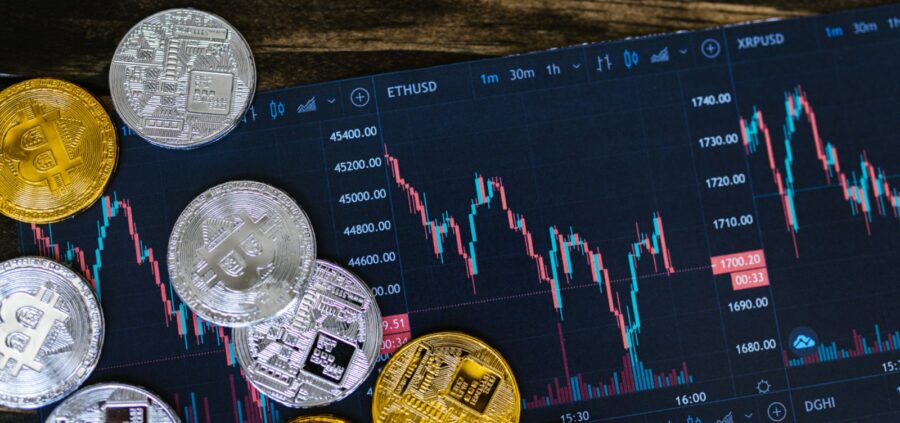 Nobel de Economia vai para pesquisadores que explicam como evitar crises econômicas