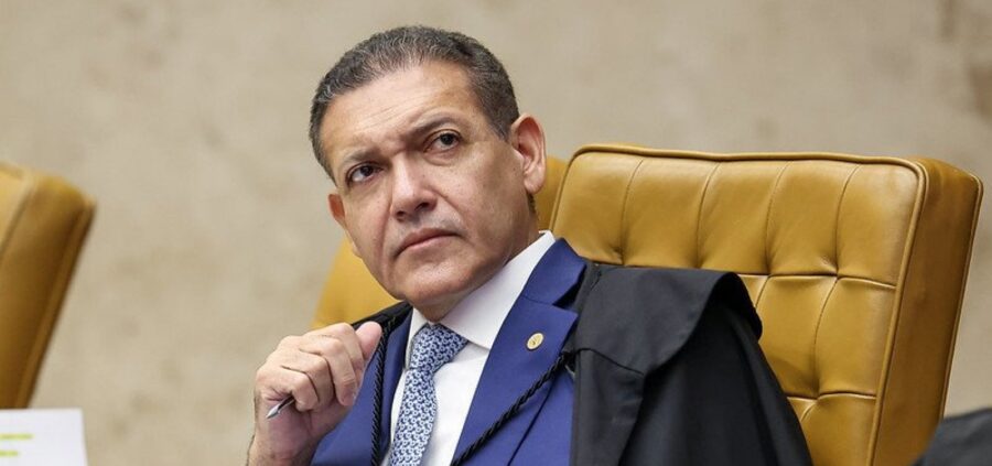 Nunes Marques acumula decisões que geram suspeitas de favorecimento a Flávio Bolsonaro