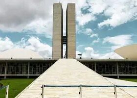 Por que senador tem suplente próprio e deputado não; entenda as regras