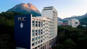 PUC-Rio veta atos de campanha de Flávio e Lula no campus