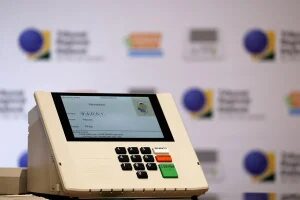 Quatro eleitores morrem em locais de votação no 1° turno