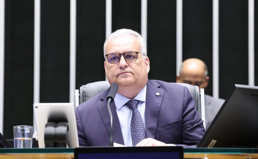 Quem é Alfredo Gaspar, vice na chapa de Flávio Bolsonaro?