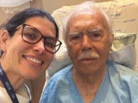 Sarney deixa UTI e se recupera em quarto de hospital