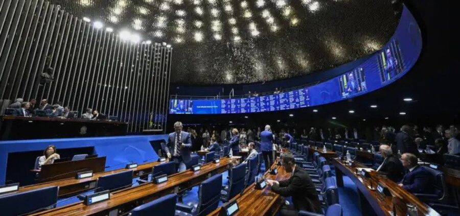 Senado realiza terceira sessão de discussão da PEC que acaba com escala 6x1