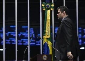 Senado se recusa a revelar acessos de Vorcaro, mulher de Moraes e Lulinha