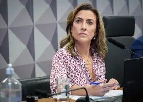 Soraya Thronicke é condenada a pagar R$ 50 mil a vice de Flávio