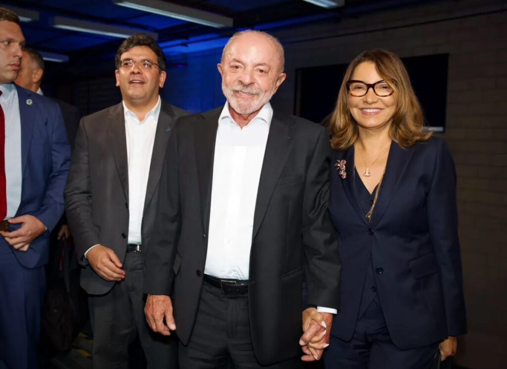 'Sou muito mais futuro para o país do que um miliciano', diz Lula ao chegar para debate da Globo
