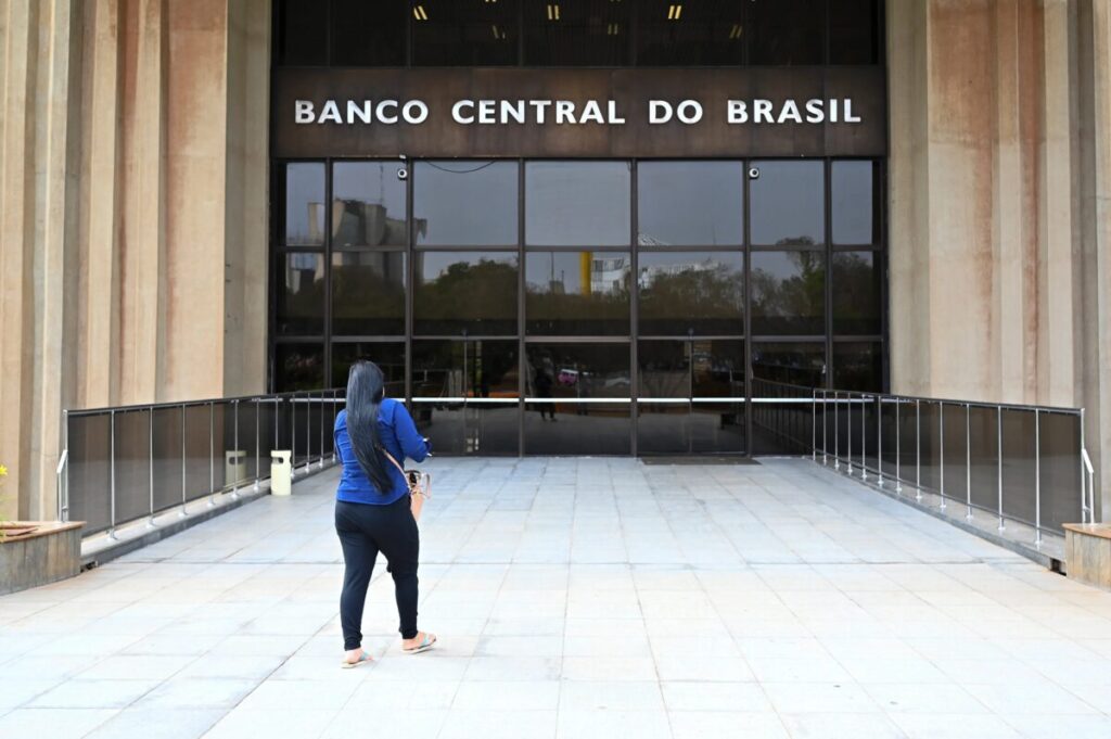 TCU suspende aprovação das contas do BC até avaliar caso Master