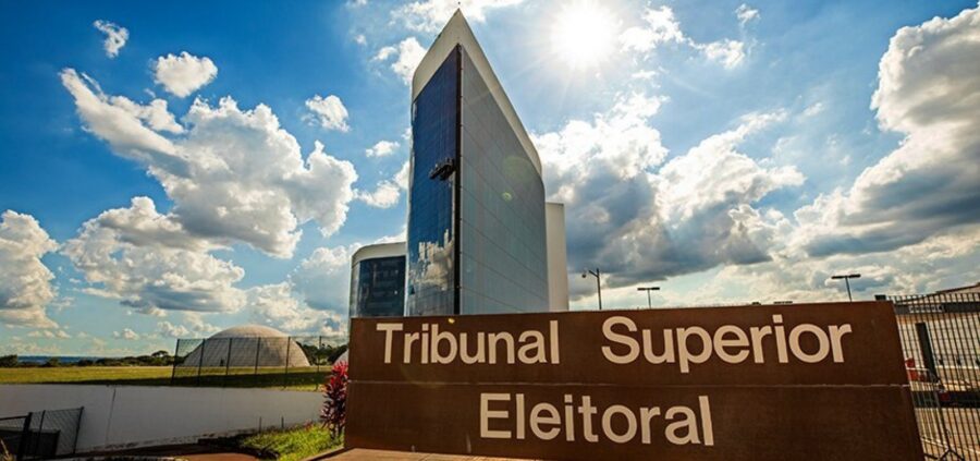 TSE suspende site que oferecia criptomoedas por apoio a Flávio Bolsonaro