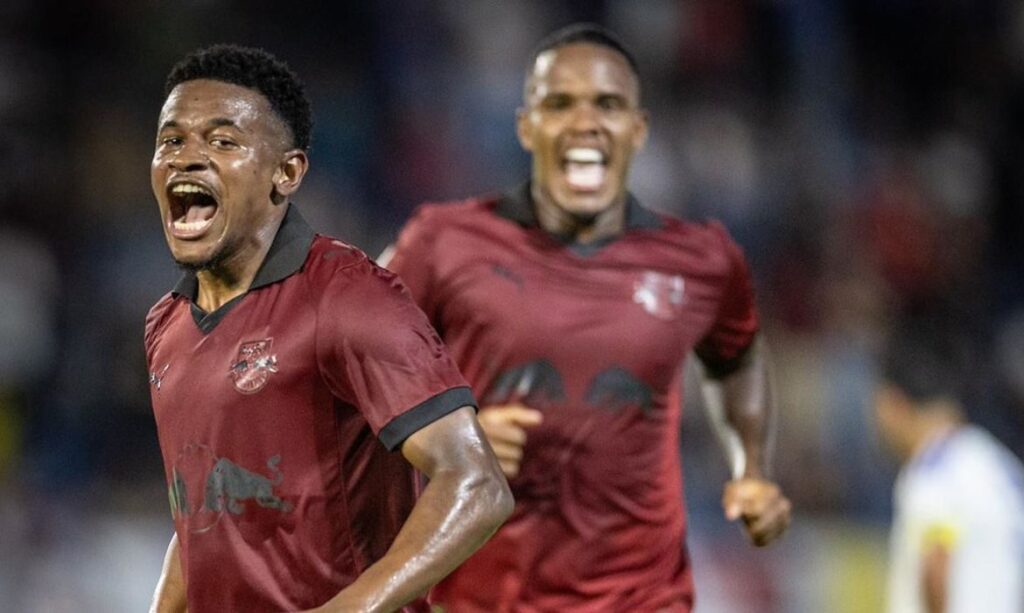 Bragantino bate Cruzeiro e Athletico goleia fora na rodada do Brasileirão Vitória do Bragantino sobre o Cruzeiro fecha a rodada do Brasileiro